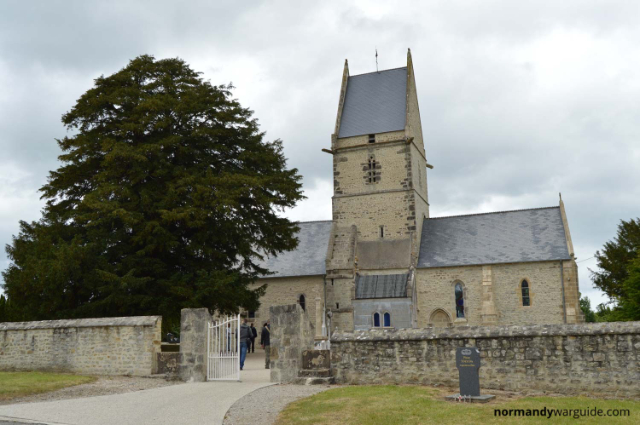 Die Kirche von Angoville-au-Plain - Carentan les Marais | Secret World Trip Planner