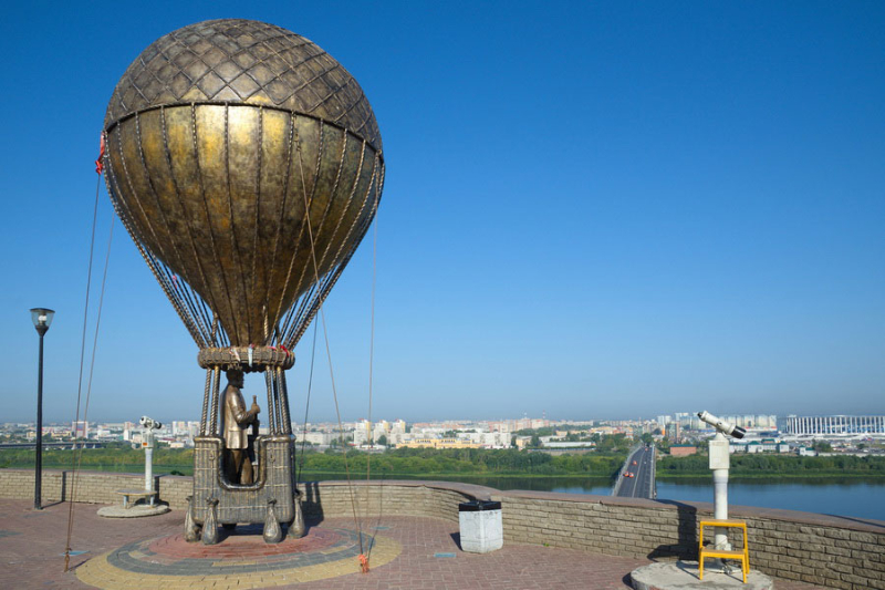 Fedorovsky Embankment Observation Deck and Jules Verne Monument - Nizhnij Novgorod | Secret World Trip Planner