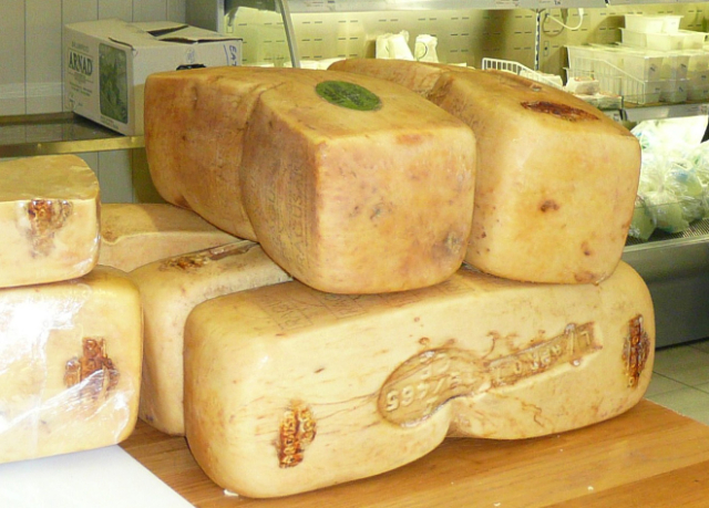 Caciocavallo Ragusano PDO - Ragusa | Secret World Trip Planner