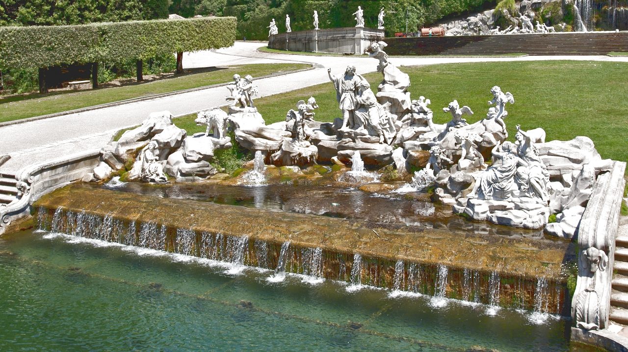 Venēras un Adonisa strūklaka - Caserta | Secret World Trip Planner