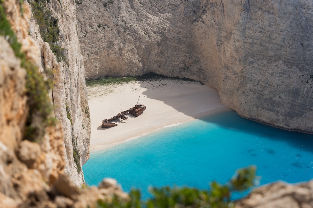 La plage de Navagio - Une des plus belles plages du monde - Elation 290 91 | Secret World Trip Planner