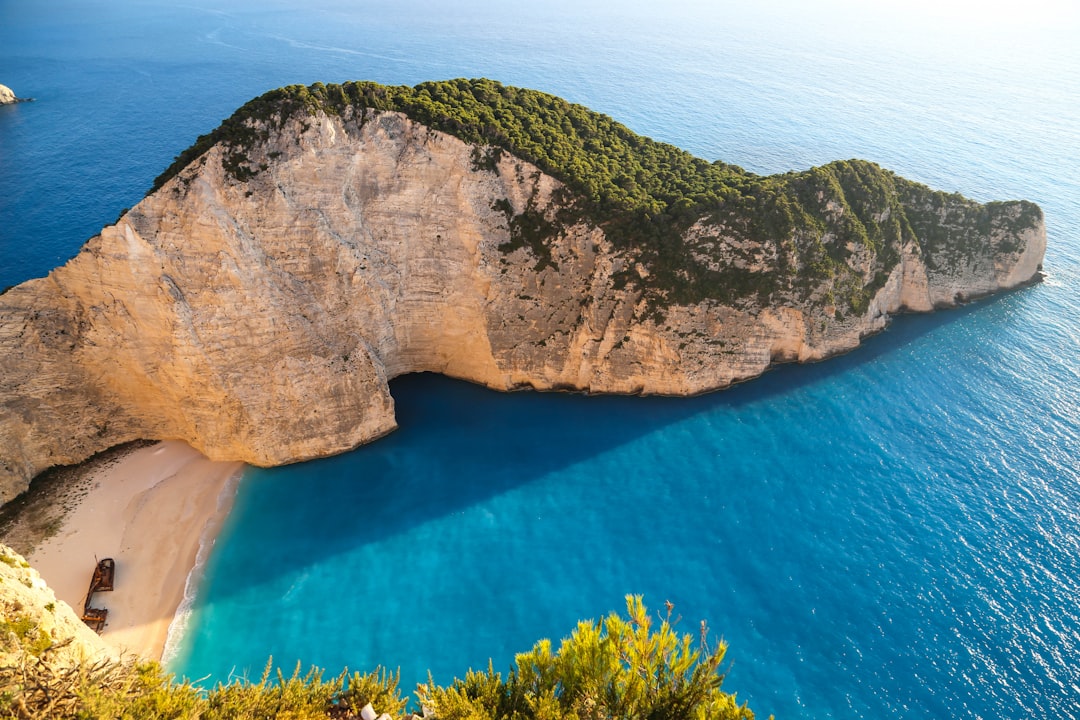 La plage de Navagio - Une des plus belles plages du monde - Elation 290 91 | Secret World Trip Planner