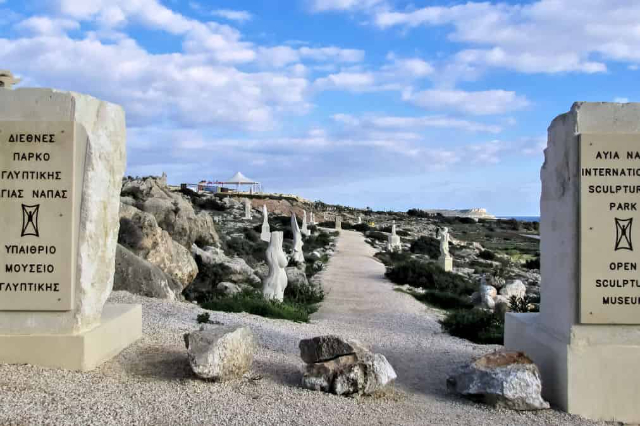 Parc de sculptures d'Ayia Napa : Un mélange harmonieux d'art et de nature - Ayia Napa | Secret World Trip Planner