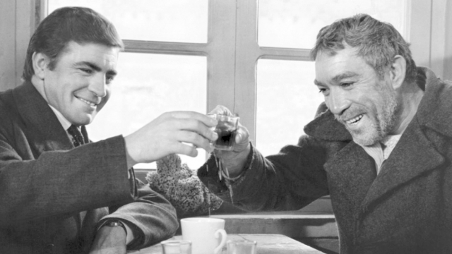 Les véritables origines de Zorba : Découvrir l'homme qui a inspiré un classique de la littérature - Maina | Secret World Trip Planner