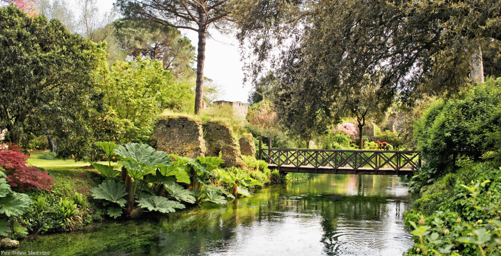 ニンファの庭 - Doganella di Ninfa | Secret World Trip Planner