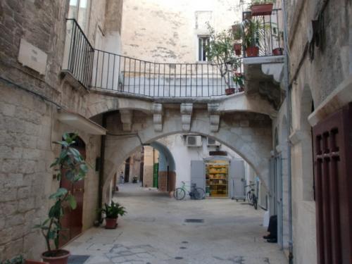 Arche des Merveilles - Bari | Secret World Trip Planner