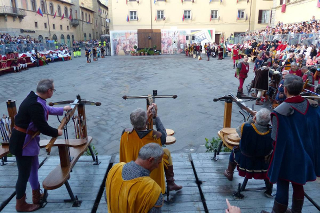 ಅಡ್ಡಬಿಲ್ಲಿನ ಪಾಲಿಯೋ - Piazza Torre di Berta | Secret World Trip Planner