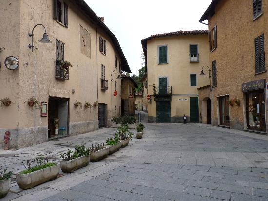 Olona Castiglione - Castiglione Olona | Secret World Trip Planner