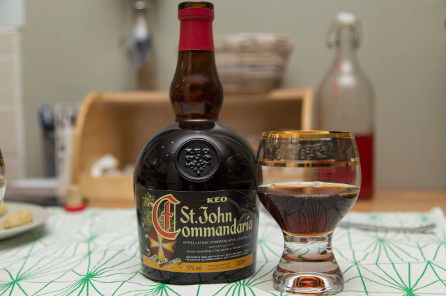Commandaria - le plus vieux vin du monde encore en production — Troodos