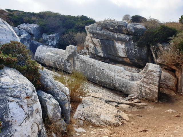 Kouros von Apollonas - Drimalia 843 02 | Secret World Trip Planner