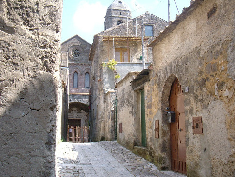 כנסיית הבשורה - Caserta Vecchia | Secret World Trip Planner