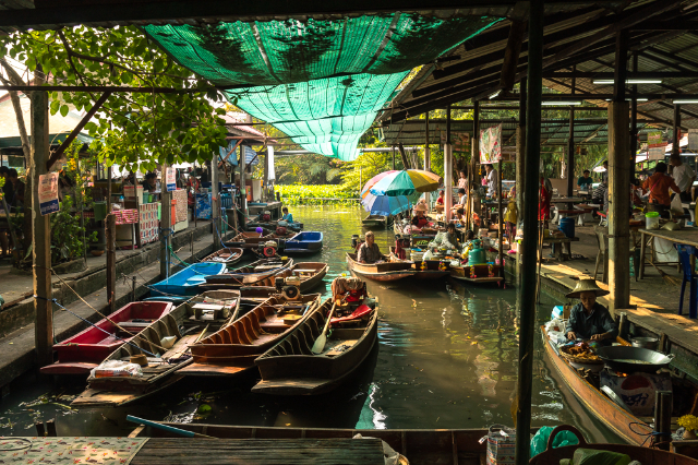 Schwimmender Markt Khlong Lat Mayom - Khet Taling Chan | Secret World Trip Planner