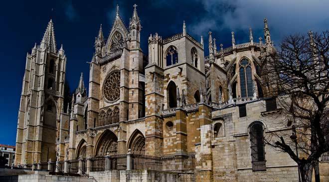 Kathedrale von León - León | Secret World Trip Planner