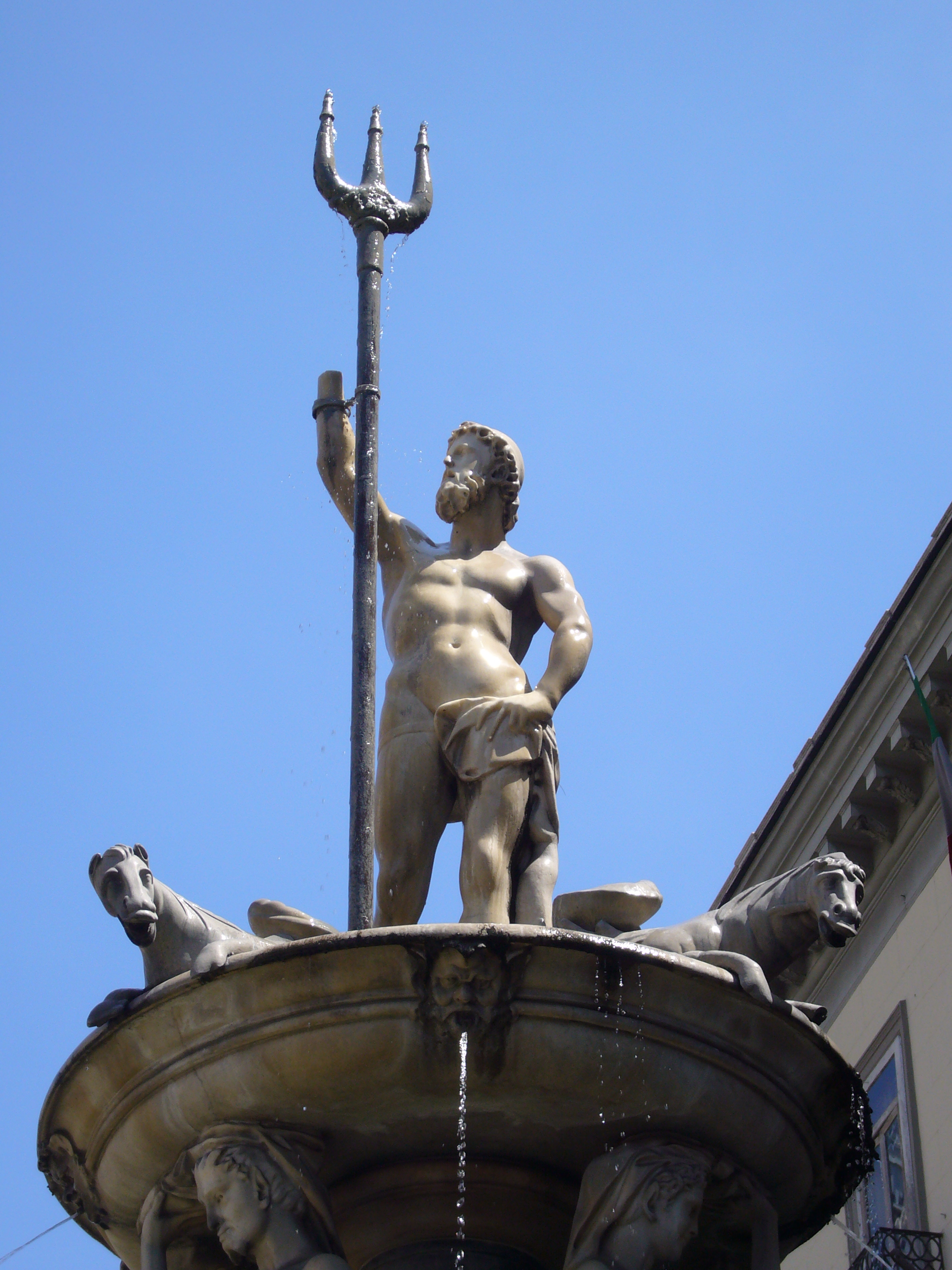 Neptúnova fontána - Napoli | Secret World Trip Planner