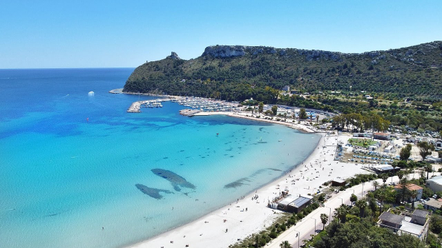 Strand Poetto - Spiaggia del Poetto | Secret World Trip Planner
