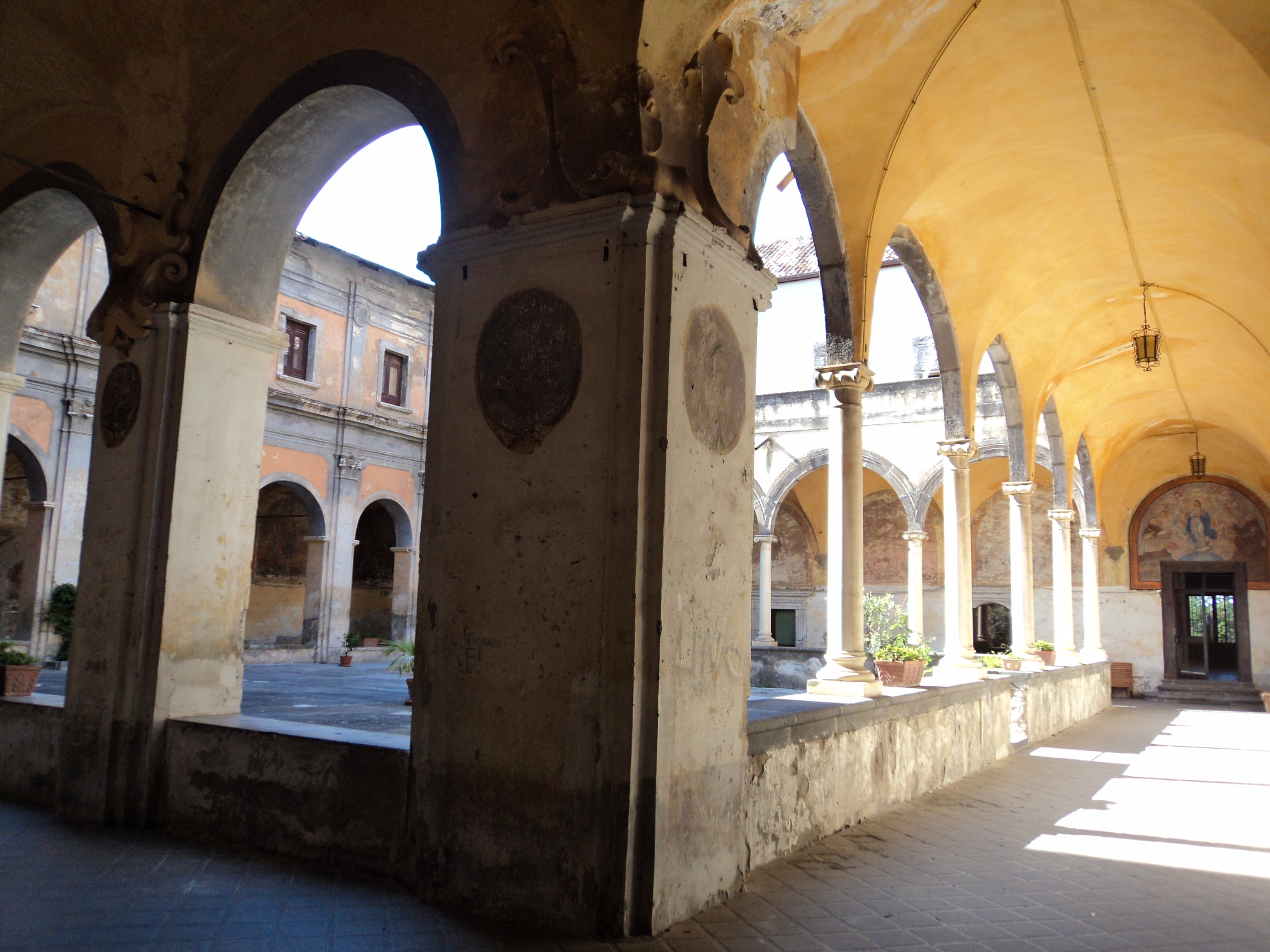 Santa Maria del Pozzo kirkjan - Somma Vesuviana | Secret World Trip Planner