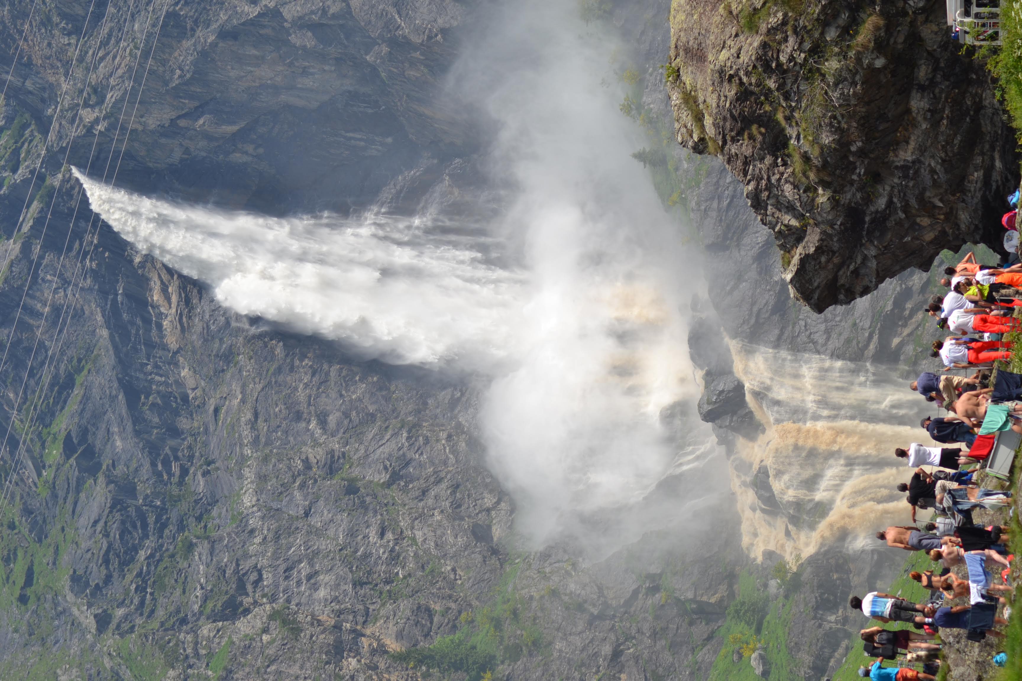 Cascate del Serio (v angličtine vodopády Serio) - Valbondione | Secret World Trip Planner