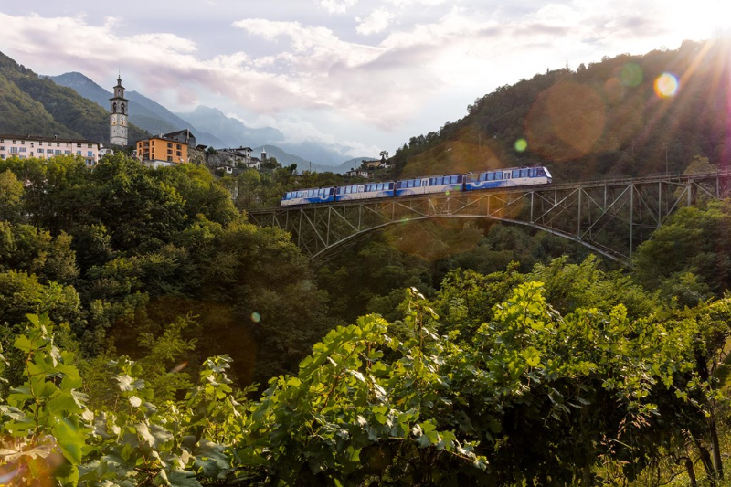 Баргҳо бо роҳи оҳани Centovalli - Domodossola | Secret World Trip Planner