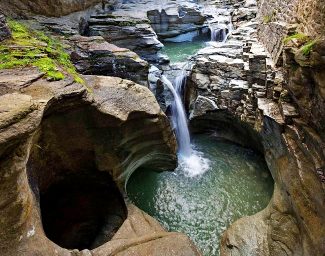 Forats dels Gegants - 5 | Secret World Trip Planner