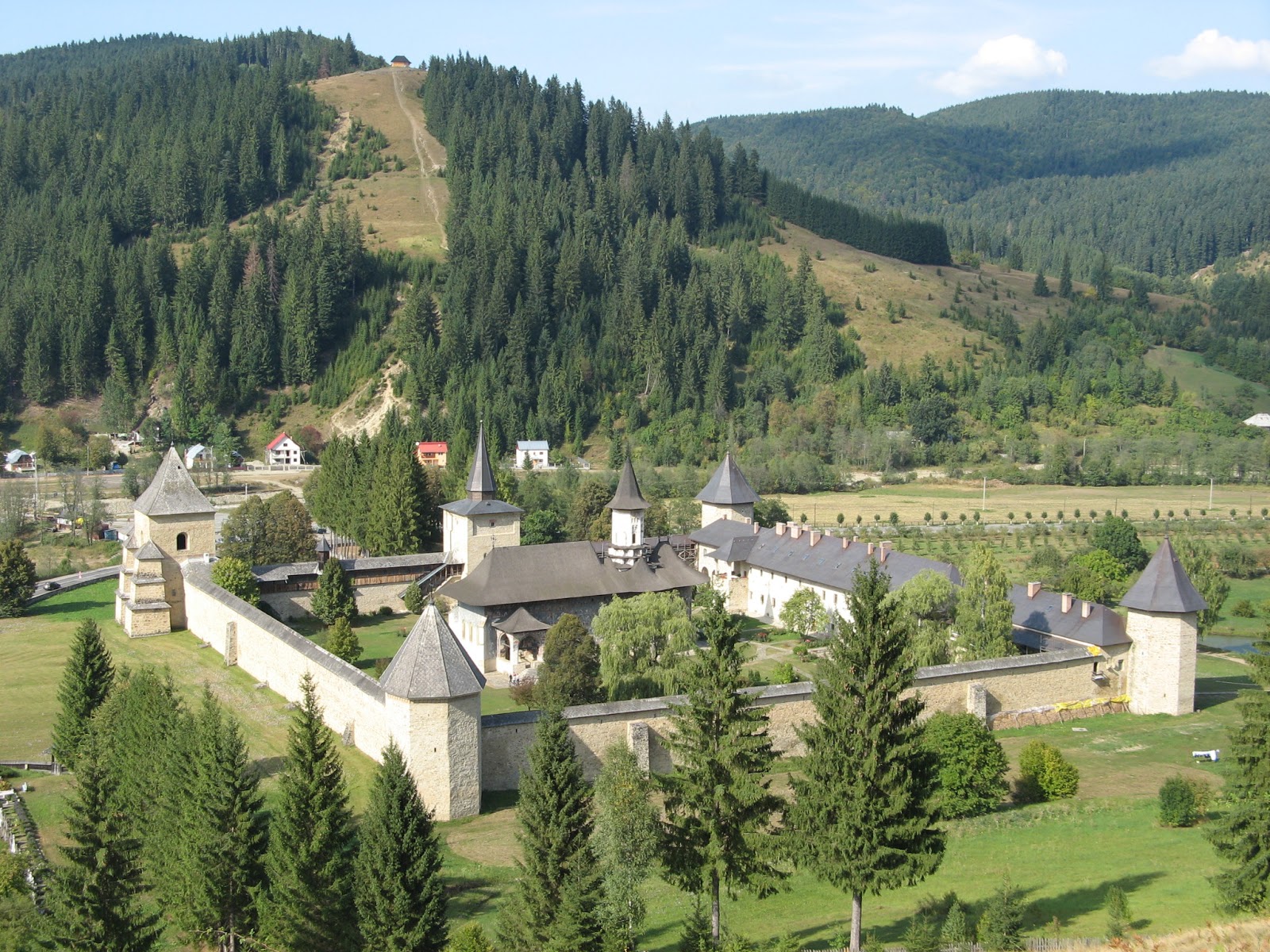 Monastère de Sucevita... Un grand trésor d'art - Sucevi?a | Secret World Trip Planner