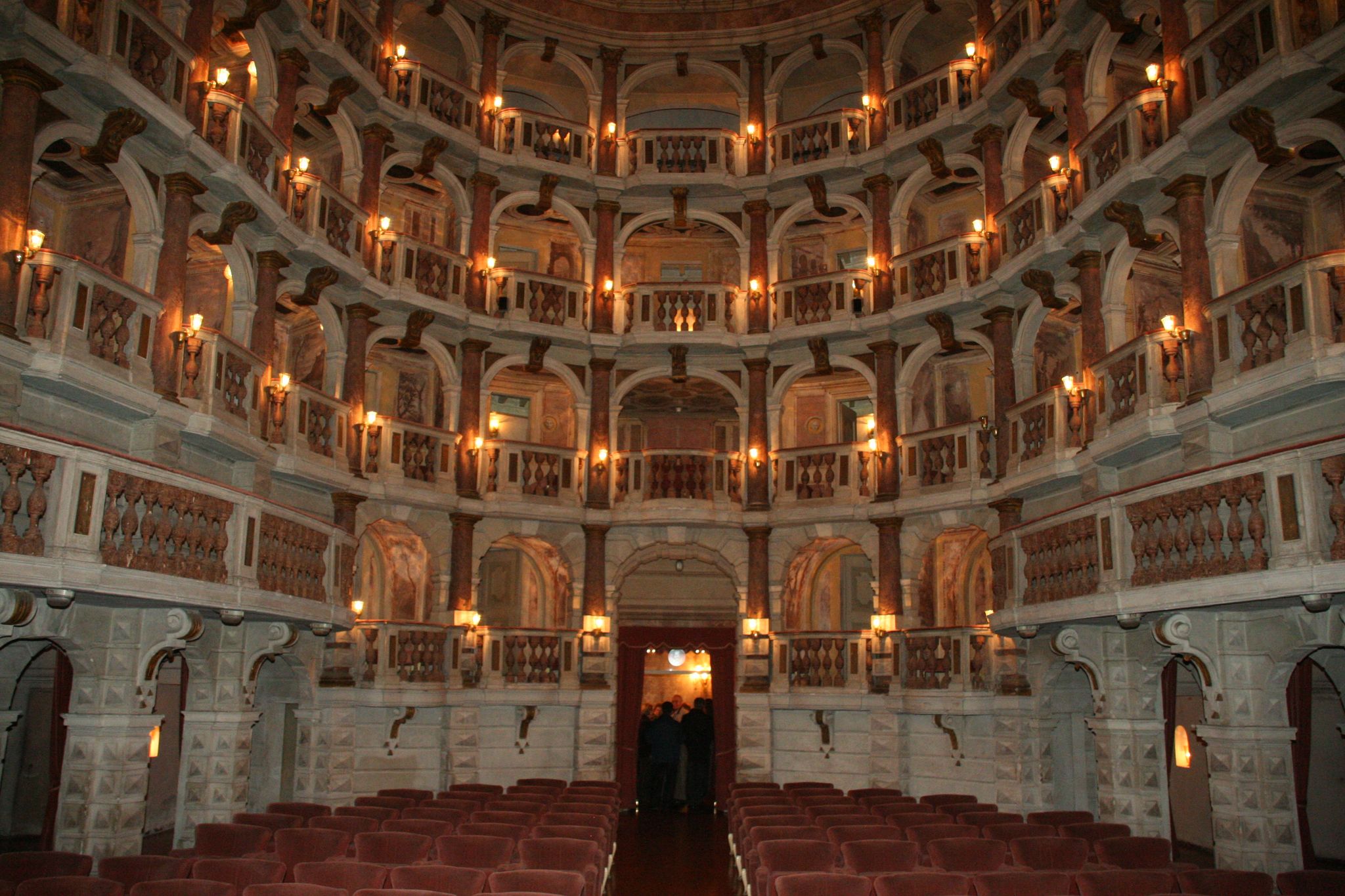 Bibiena शैक्षणिक रंगमंच - गुप्त Teatro - Mantova | Secret World Trip Planner