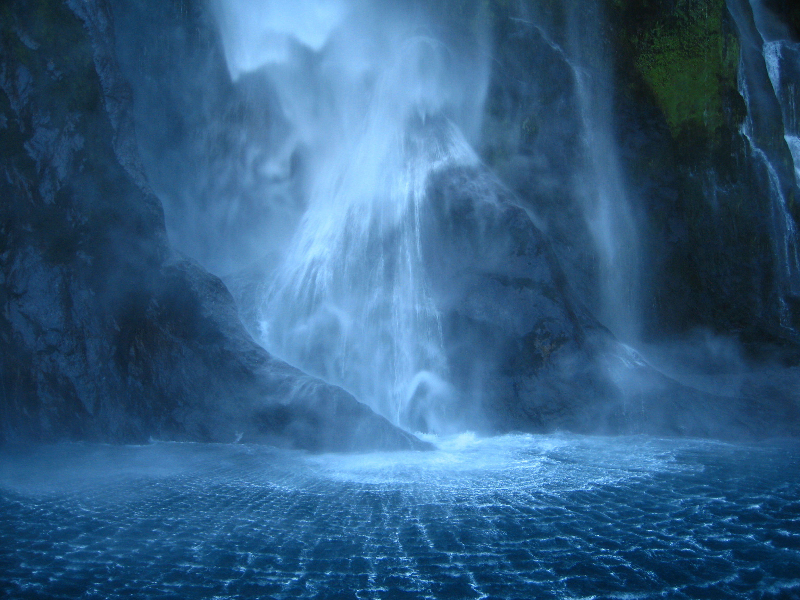 Un des incontournables de la Nouvelle-Zélande : Stirling Falls - Te Kuiti | Secret World Trip Planner