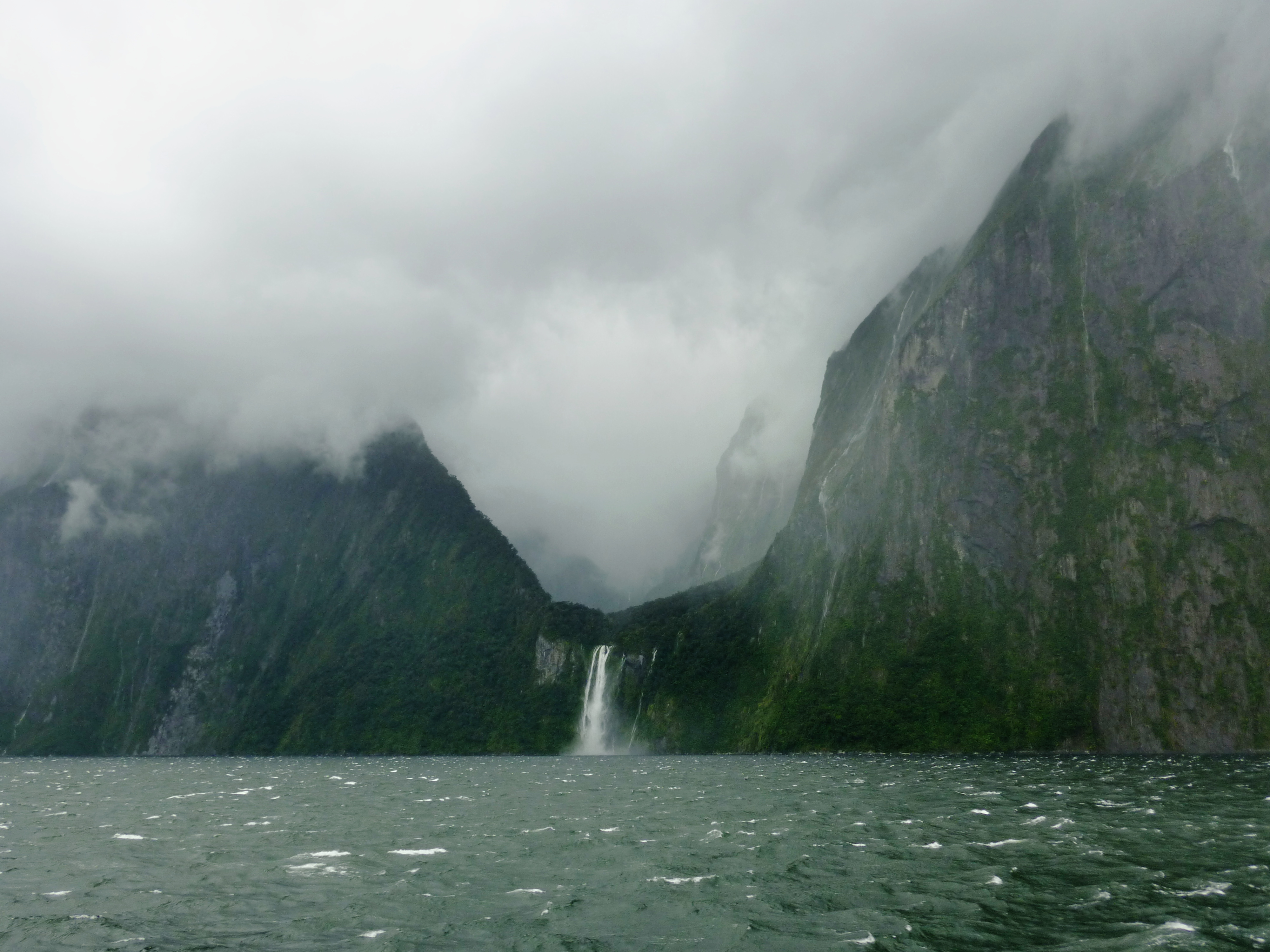 Un des incontournables de la Nouvelle-Zélande : Stirling Falls - Te Kuiti | Secret World Trip Planner
