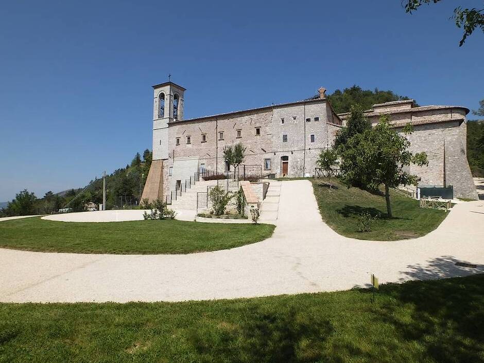 Gubbio : La basilique de Sant'Ubaldo - Gubbio | Secret World Trip Planner