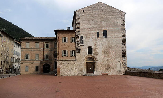 L'architecture gothique du Palazzo Pretori à Gubbio - Gubbio | Secret World Trip Planner