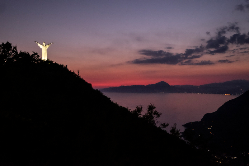 Масеҳи Маратея - Statua del Cristo Redentore | Secret World Trip Planner