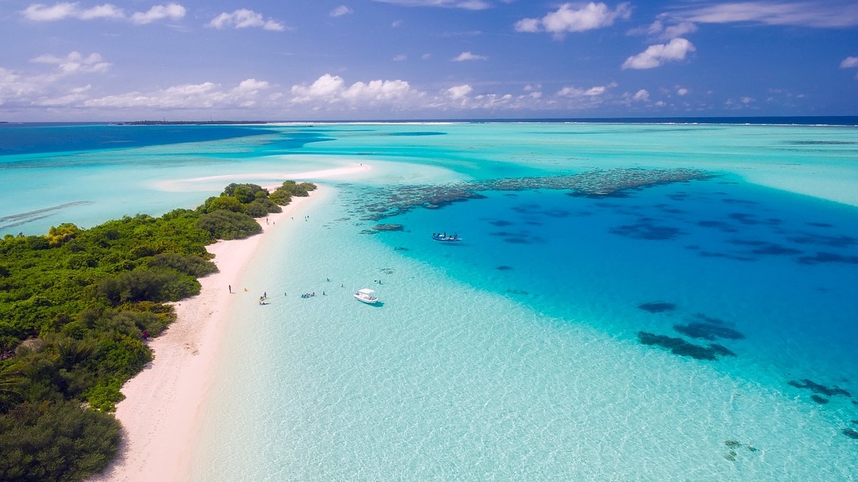 The Ilha Deserta is a remote sand bar island of Faro - Faro | Secret World Trip Planner