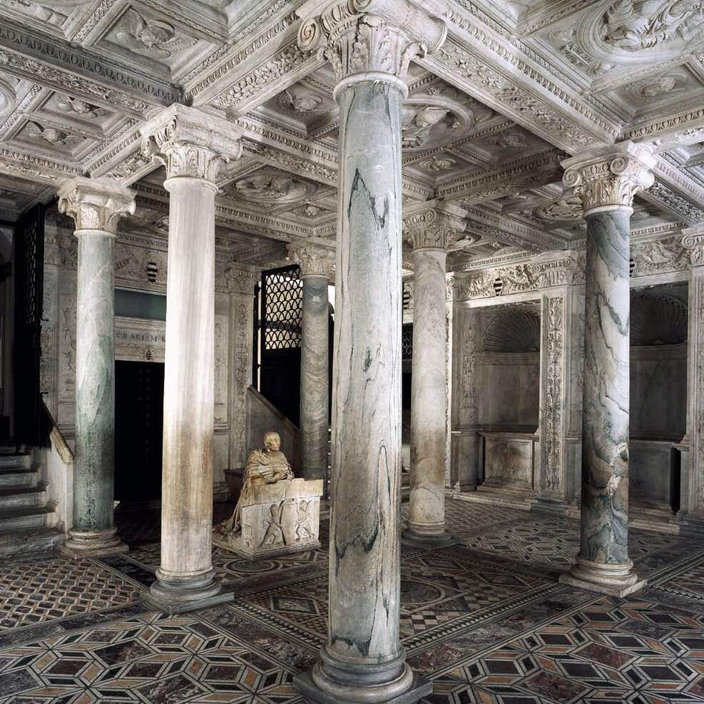 Katedral saka Naples lan kapel Succorpo  - Napoli | Secret World Trip Planner