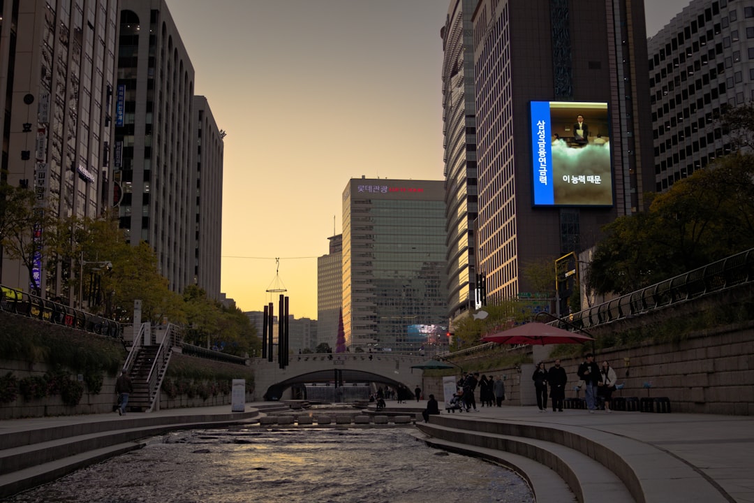 Seoul: Cheonggyecheon Stream - Jung-gu | Secret World Trip Planner