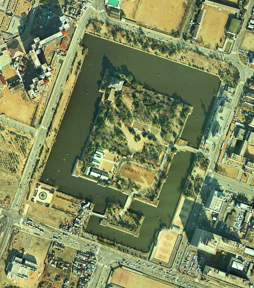 Le château d'Hiroshima, également appelé le château de Carp - Hiroshima-shi | Secret World Trip Planner