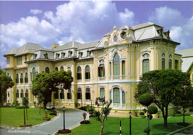 Bang Khun Phrom Palace — Khet Phra Nakhon