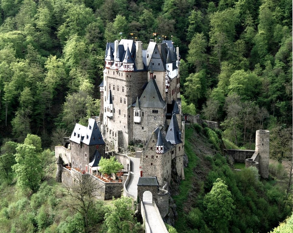 Château d'Eltz - Wierschem | Secret World Trip Planner