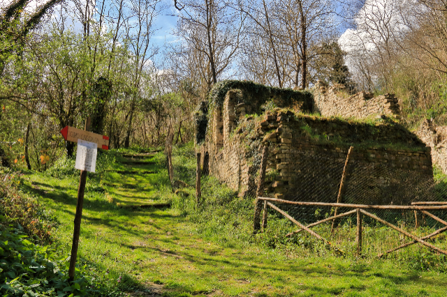 Trabocco parkea - Montecarotto | Secret World Trip Planner