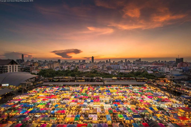 Train Night Market Ratchada - Khet Prawet | Secret World Trip Planner