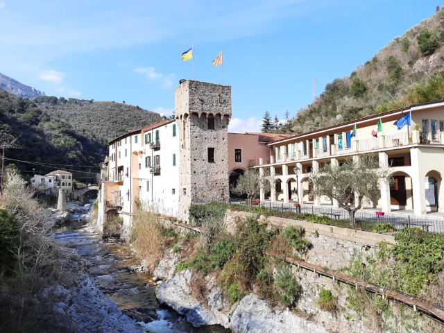 Descubrir las antiguas rutas de la sal - Zuccarello | Secret World Trip Planner