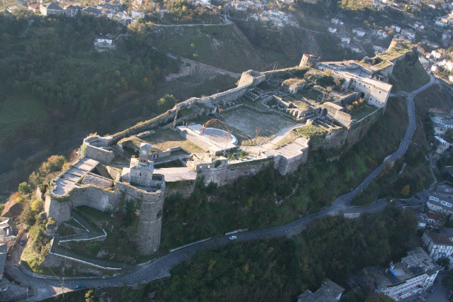 风景如画的吉诺卡斯特小镇 - Gjirokastër County | Secret World Trip Planner
