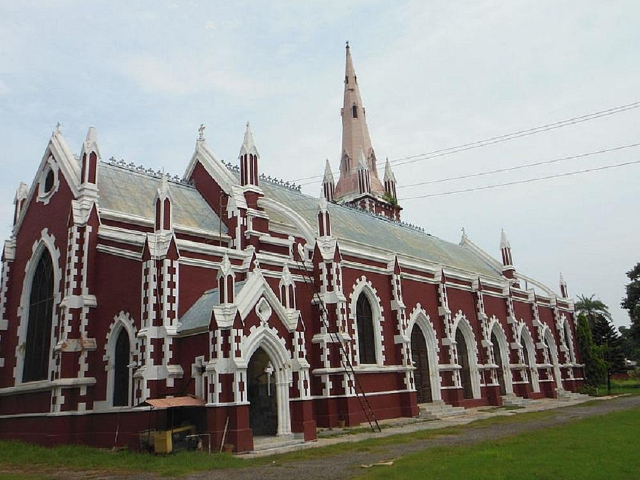 L'église cathédrale de la Sainte-Trinité - Sialkot | Secret World Trip Planner