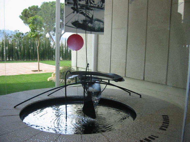 La fontaine de mercure - Barcelona | Secret World Trip Planner