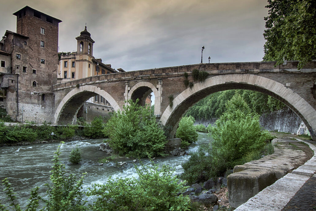 Rím: Pons Fabricius (Ponte dei Quattro Capi) - Roma | Secret World Trip Planner