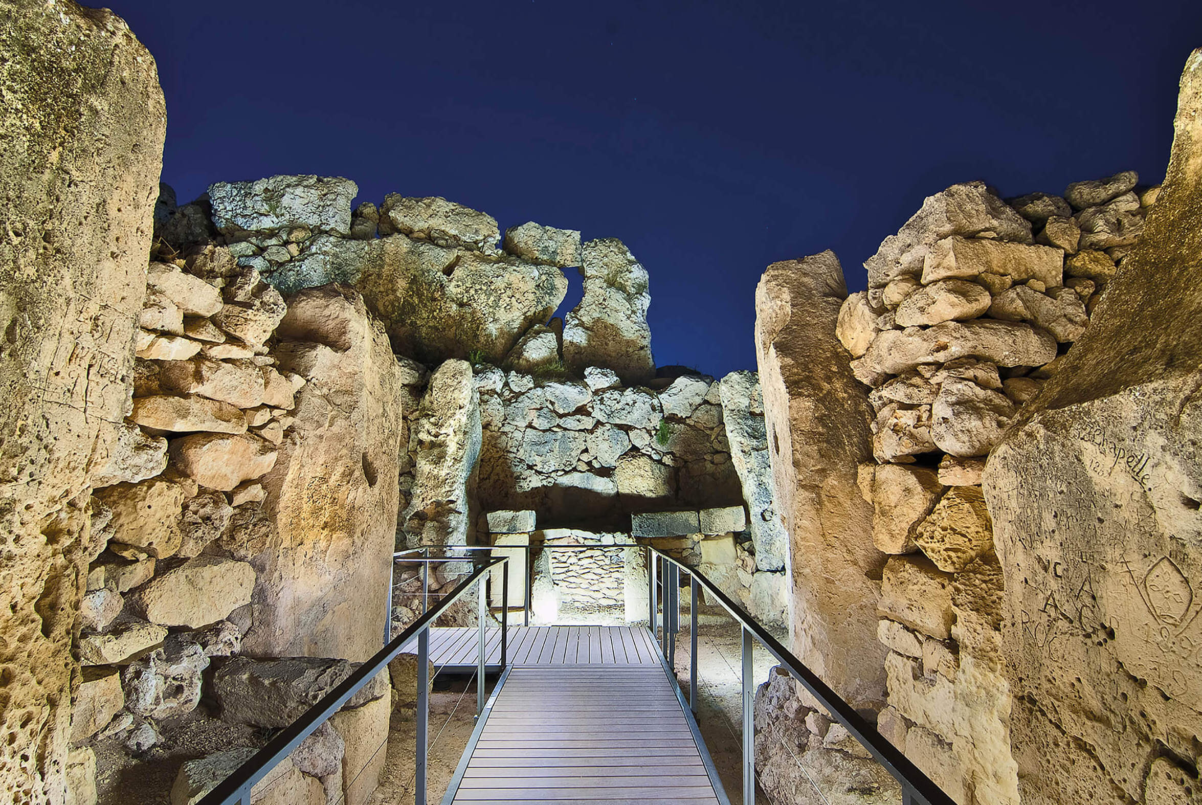 Ġgantija temples:the second oldest temple in the world — Ix-Xag?ra