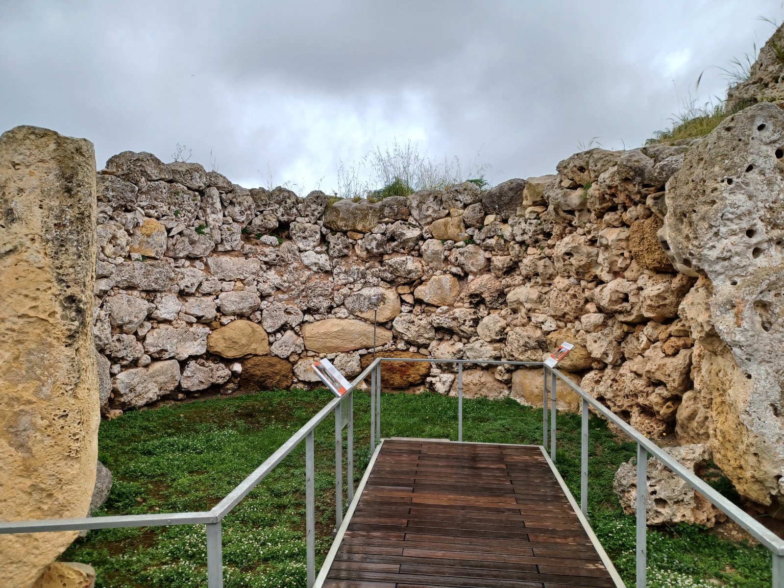 Ġgantija temples:the second oldest temple in the world - Ix-Xag?ra | Secret World Trip Planner