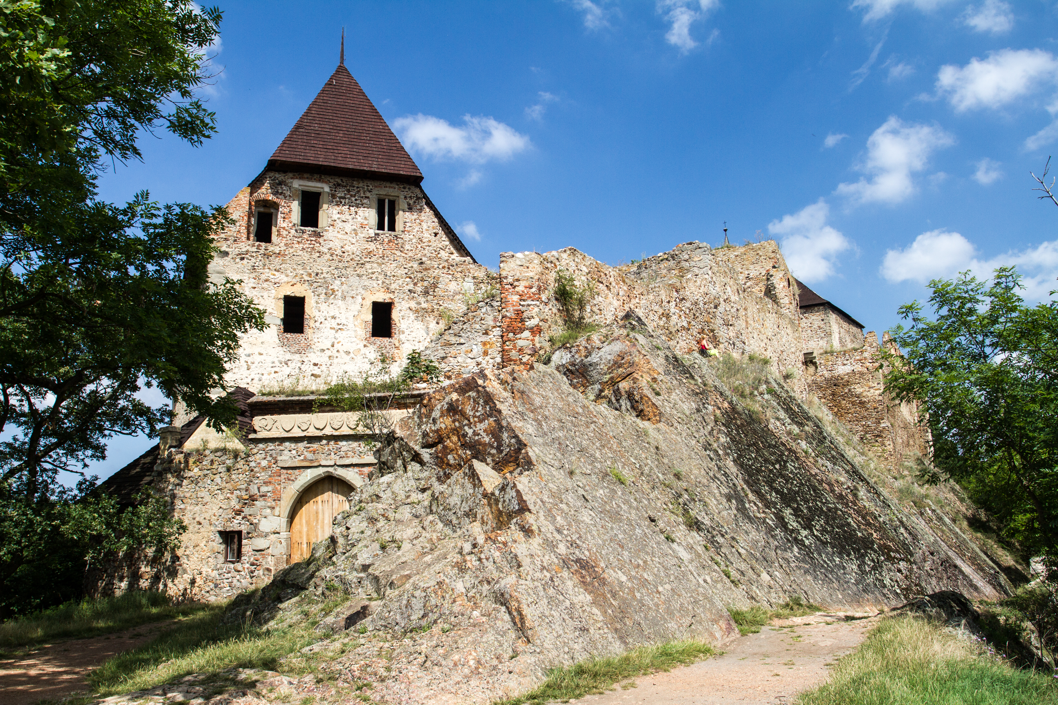 Le château de la forêt - ?erné jezero | Secret World Trip Planner