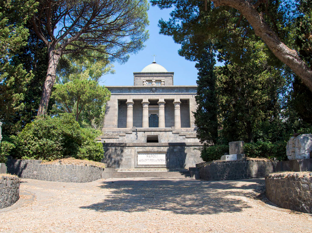 Schillizzi mauzóleum - Napoli | Secret World Trip Planner