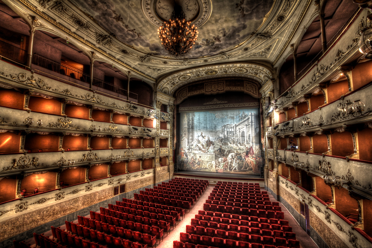 Teatro Della Pergola  - Firenze | Secret World Trip Planner