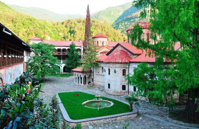 Bachkovo Monastery — Bachkovski manastir