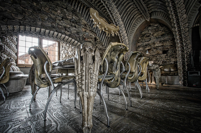 Das H.R. Giger Museum — Gruyères